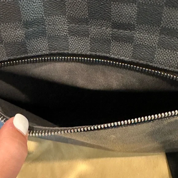 Louis Vuitton Damier District PM Messenger Bag - Picture 13 of 15